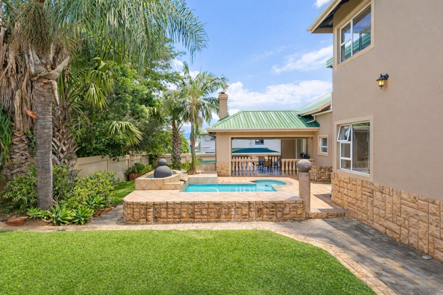 5 Bedroom Property for Sale in Caribbean Beach Club North West